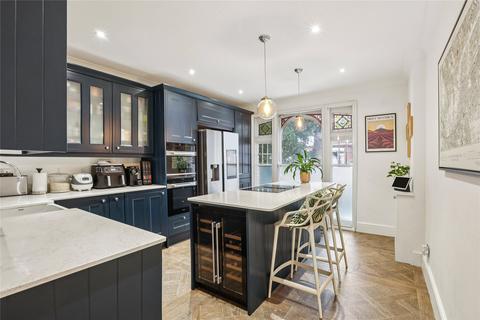 3 bedroom apartment for sale, Wandsworth Bridge Road, Fulham, London, SW6