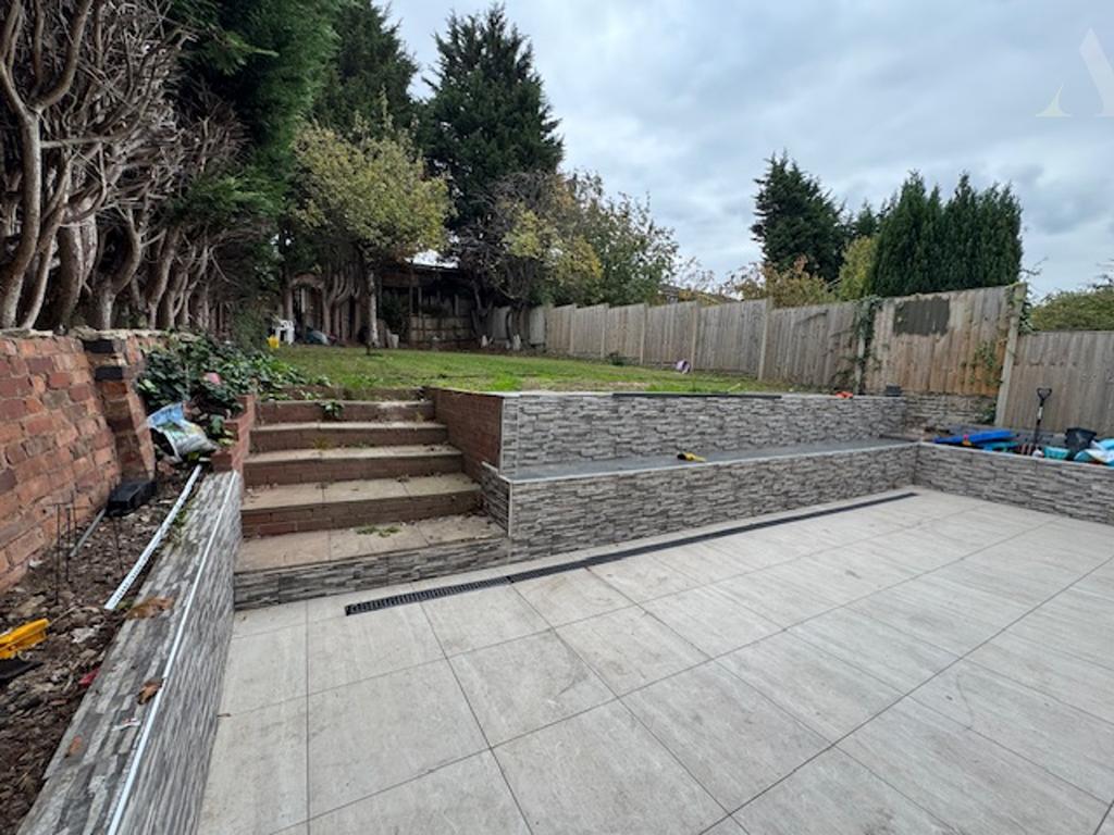 45 Lindale Ave - garden.jpeg