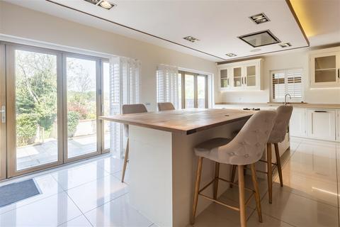 5 bedroom detached house to rent, Blackacre Road, Theydon Bois