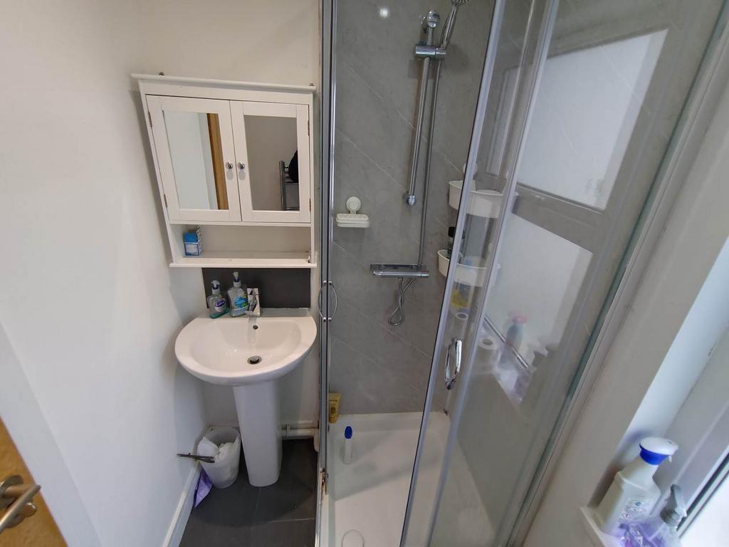 Ensuite (2)
