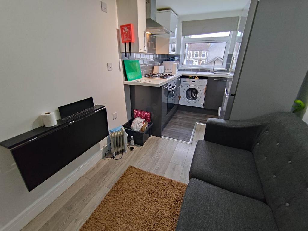 Living area (2)