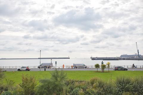 2 bedroom flat for sale, The Gateway, Dover, Kent, CT16