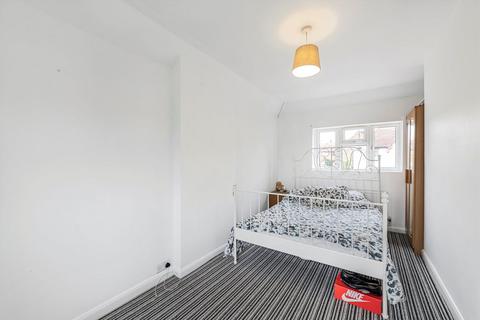 undefined, Almond Grove, Brentford TW8