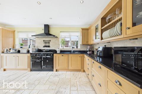 3 bedroom semi-detached bungalow for sale, Westacott, Hayes