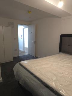 1 bedroom in a house share to rent, Mariner Street, Swansea SA1