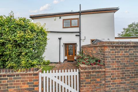 4 bedroom semi-detached house for sale, Woodfield Avenue, Carshalton SM5