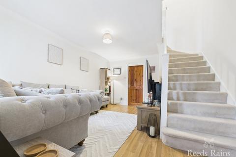 2 bedroom semi-detached house for sale, Whitethorn Way, East Riding of Yorkshire HU8