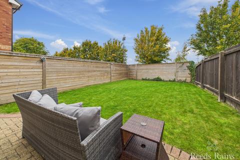 2 bedroom semi-detached house for sale, Whitethorn Way, East Riding of Yorkshire HU8
