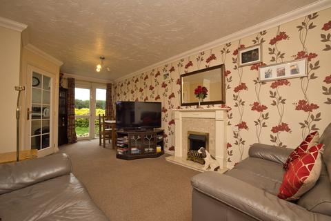 2 bedroom flat for sale, Wealdhurst Park, Broadstairs, Kent, CT10