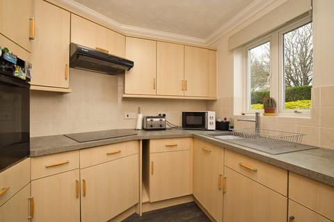 2 bedroom flat for sale, Wealdhurst Park, Broadstairs, Kent, CT10