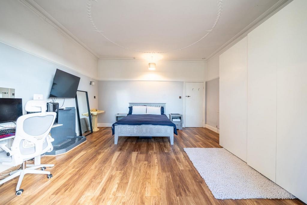 25236 99 Kingsgate 033.jpg