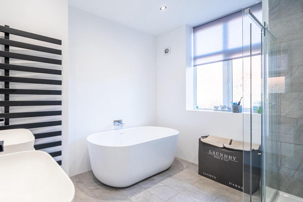 25236 99 Kingsgate 040.jpg