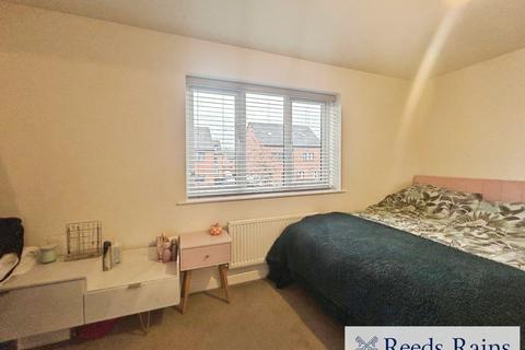 13 Riverside Way, Salford, M6 6HN