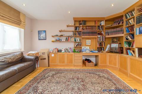 6 bedroom detached house for sale, Grosvenor Gardens, London NW11