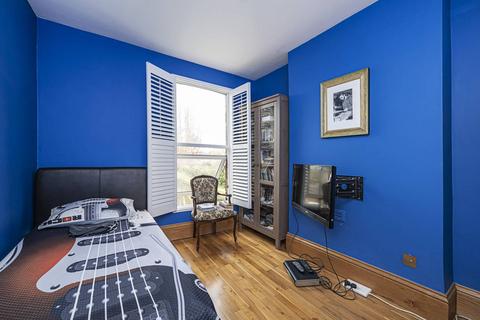 11 Granville Road, London, N13 4RR