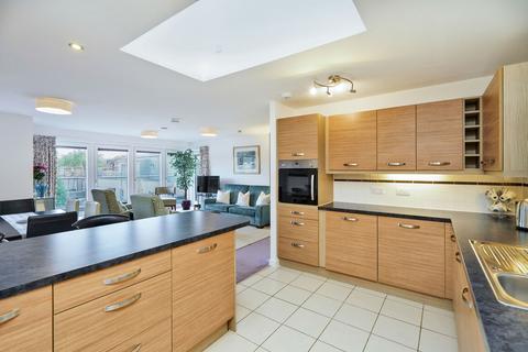 undefined, 25 72 Lyle Court Barnton Grove, Edinburgh, EH4