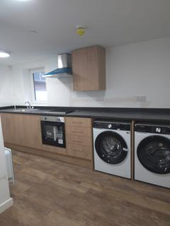 1 bedroom in a house share to rent, Mariner Street, Swansea SA1