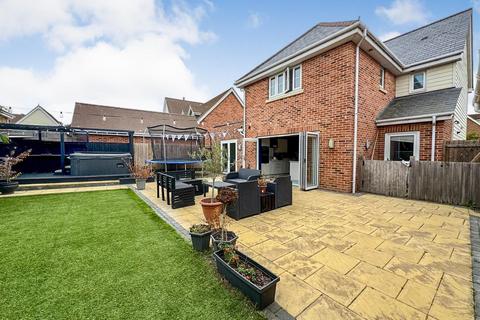 4 bedroom detached house for sale, Elm Way, Latchingdon