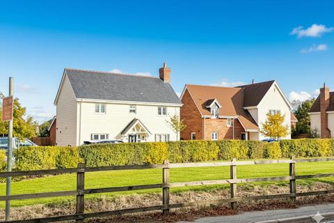 Elm Way, Latchingdon