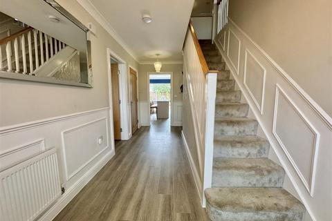 4 bedroom detached house for sale, Elm Way, Latchingdon