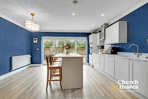 4 bedroom detached house for sale, Elm Way, Latchingdon