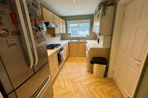 2 bedroom terraced house for sale, Whalley Avenue, Manchester M19