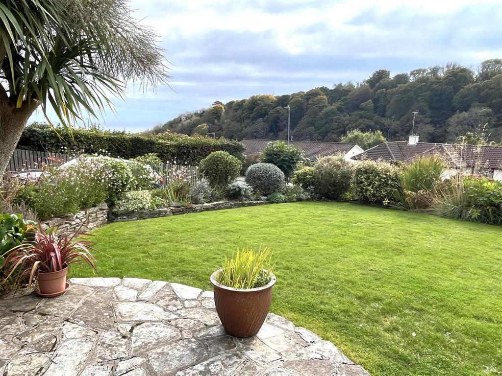 Front garden 2.JPG