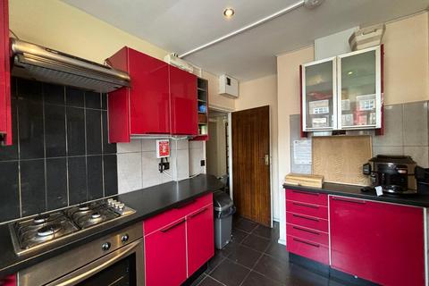 1 bedroom in a flat share to rent, Adelaide Road, London, NW3