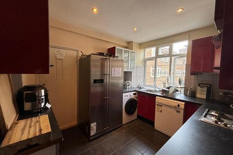 1 bedroom in a flat share to rent, Adelaide Road, London, NW3