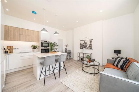 3 bedroom flat for sale, Park Hill, London SW4