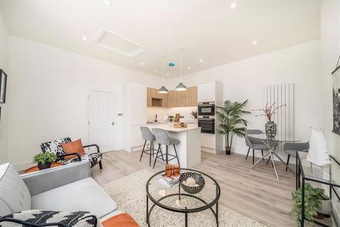 3 bedroom flat for sale, Park Hill, London SW4