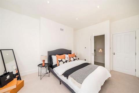 3 bedroom flat for sale, Park Hill, London SW4