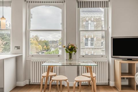 2 bedroom flat to rent, Gunterstone Road, London, W14