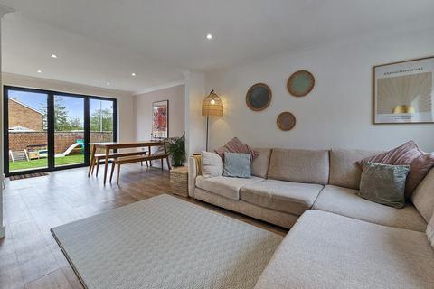 23 Bakers Close, Comberton, Cambridge, CB23 7DJ