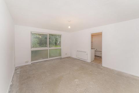 2 bedroom ground floor flat for sale, All Saints Close, London