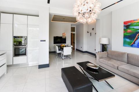 3 bedroom flat to rent, Ballards Lane, London, N12