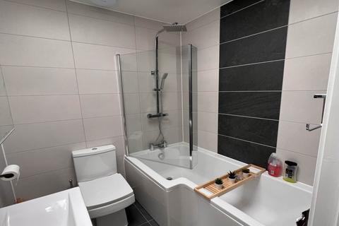 undefined, Arbour Edge, King George V Drive East, Heath