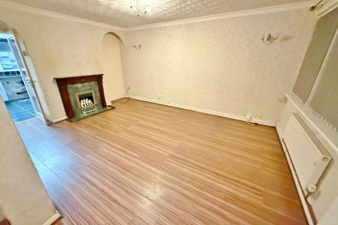 3 bedroom terraced house for sale, Highfield Road, Collier Row, RM5