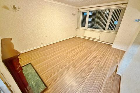 3 bedroom terraced house for sale, Highfield Road, Collier Row, RM5