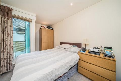 2 bedroom flat to rent, Balham Grove, London SW12