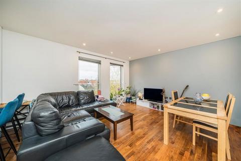 2 bedroom flat to rent, Balham Grove, London SW12