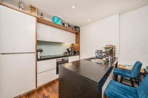 2 bedroom flat to rent, Balham Grove, London SW12