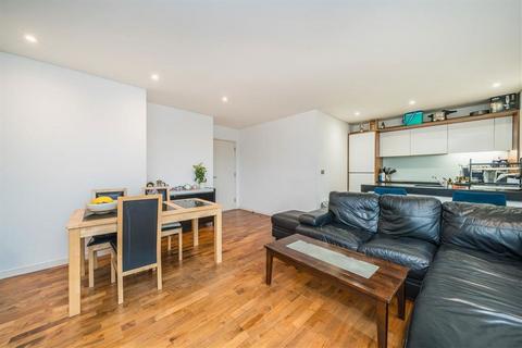 2 bedroom flat to rent, Balham Grove, London SW12