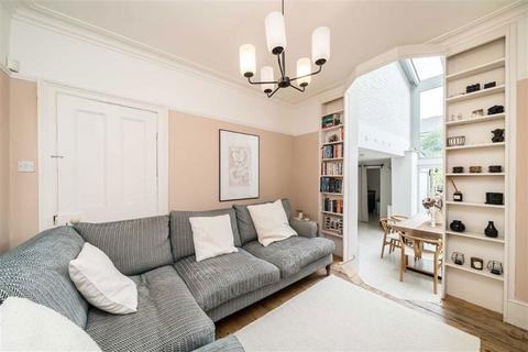 2 bedroom terraced house to rent, Trinity Gardens, London SW9