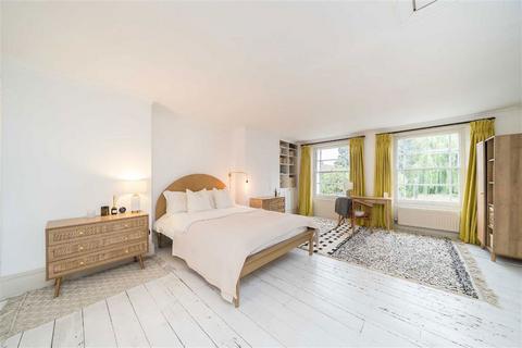 2 bedroom terraced house to rent, Trinity Gardens, London SW9