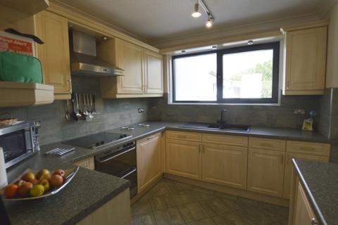 2 bedroom apartment to rent, Wykeham Lodge, Chaddesley Glen