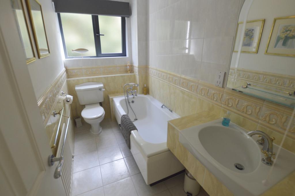 10 WL Bathroom