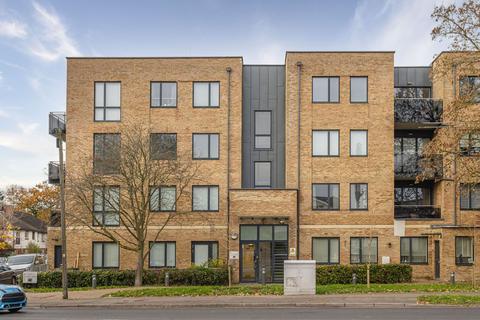 Russells Crescent, Horley RH6