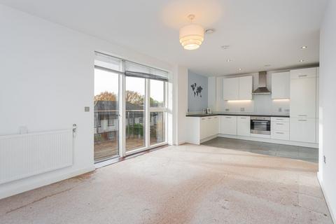 2 bedroom flat for sale, Russells Crescent, Horley RH6