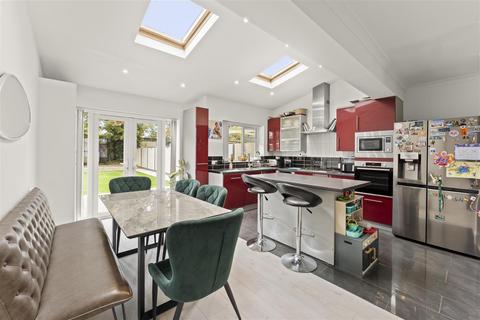 3 bedroom end of terrace house for sale, Rosemary Avenue, Hounslow TW4